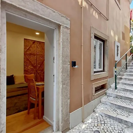 Cozy & Modern Retreat In * Lisbona
